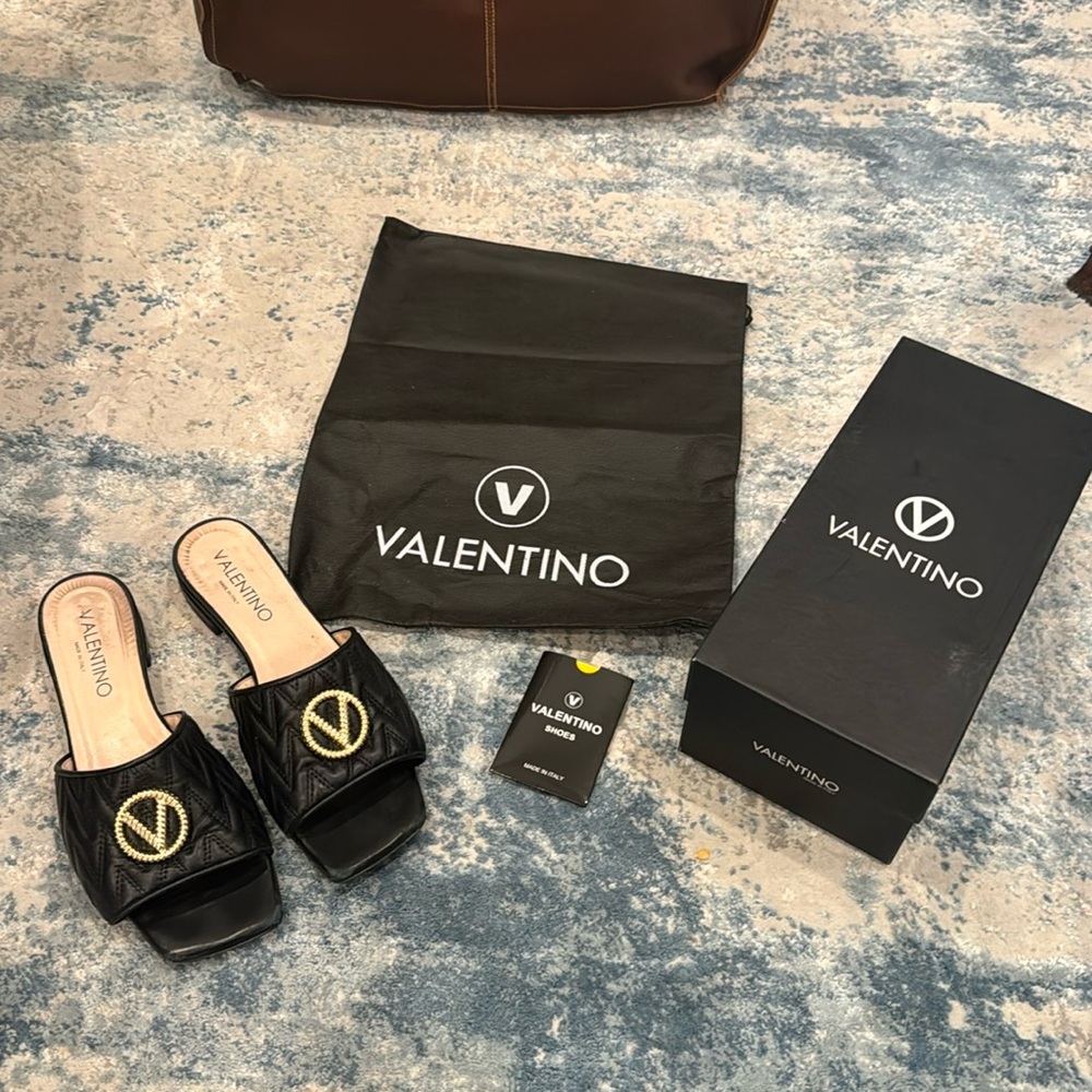 Valentino Black leather Sandals size 9